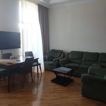 Апартамент На Абашидзе Batoumi Extérieur photo